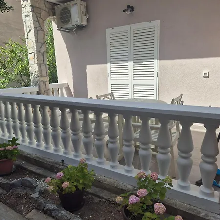 Dama Apartment *