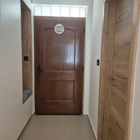 Dama * Brodarica (Sibenik-Knin)